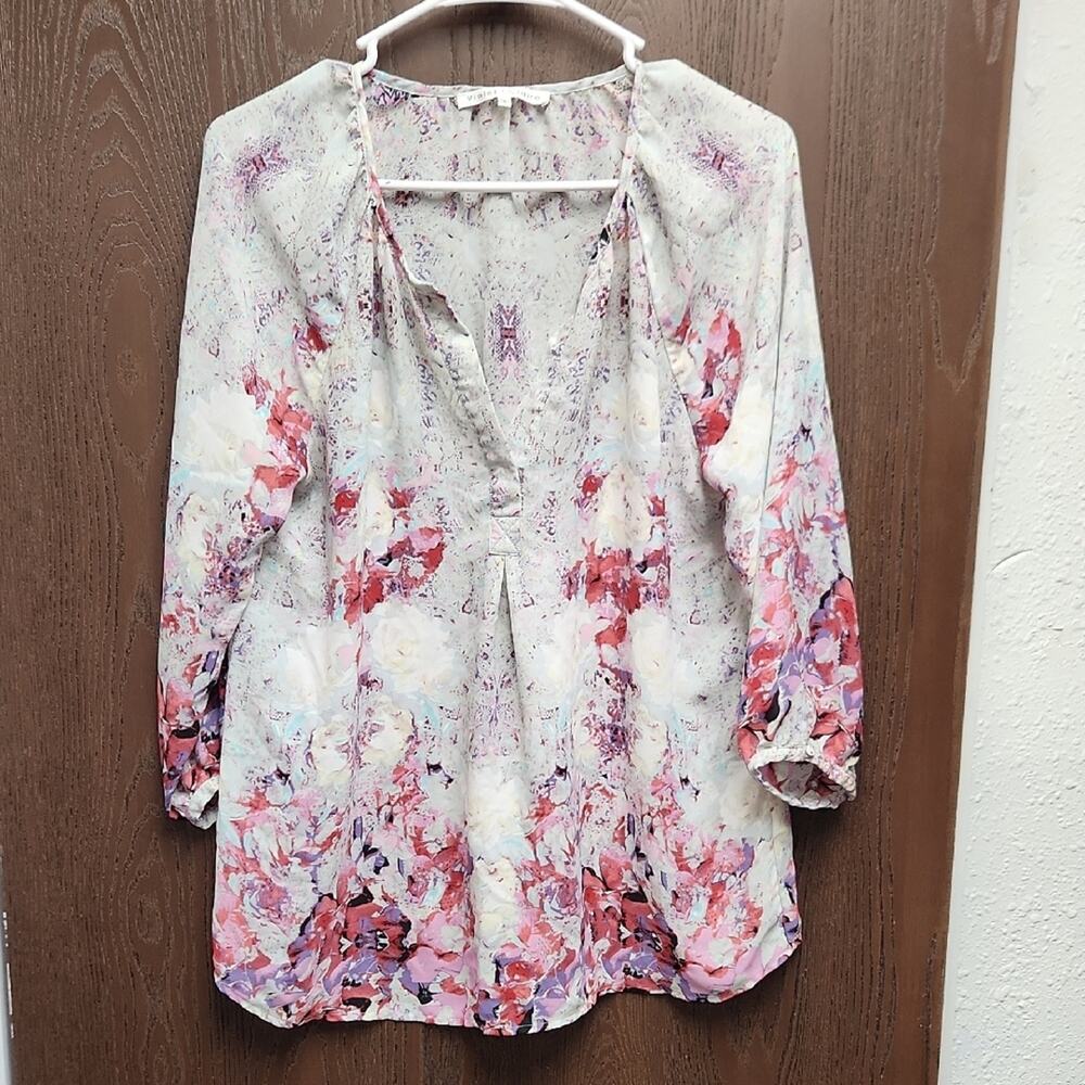 🚨2/$25 or 5/$50🚨Violet & Claire Multicolor Floral Blouse